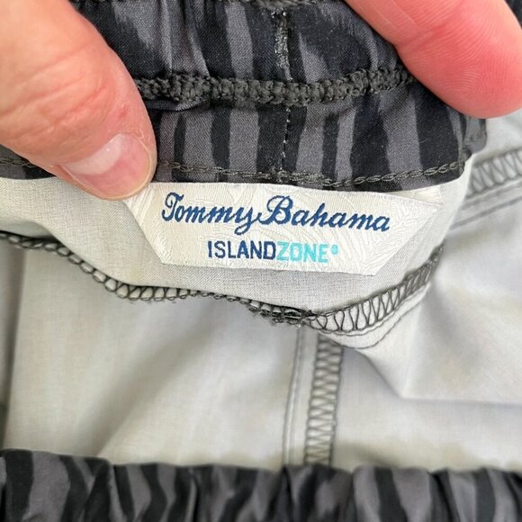 Tommy Bahama IslandZone Alicia Zebra Joggers Gray Black Women’s M Travel Pants - Picture 13 of 15